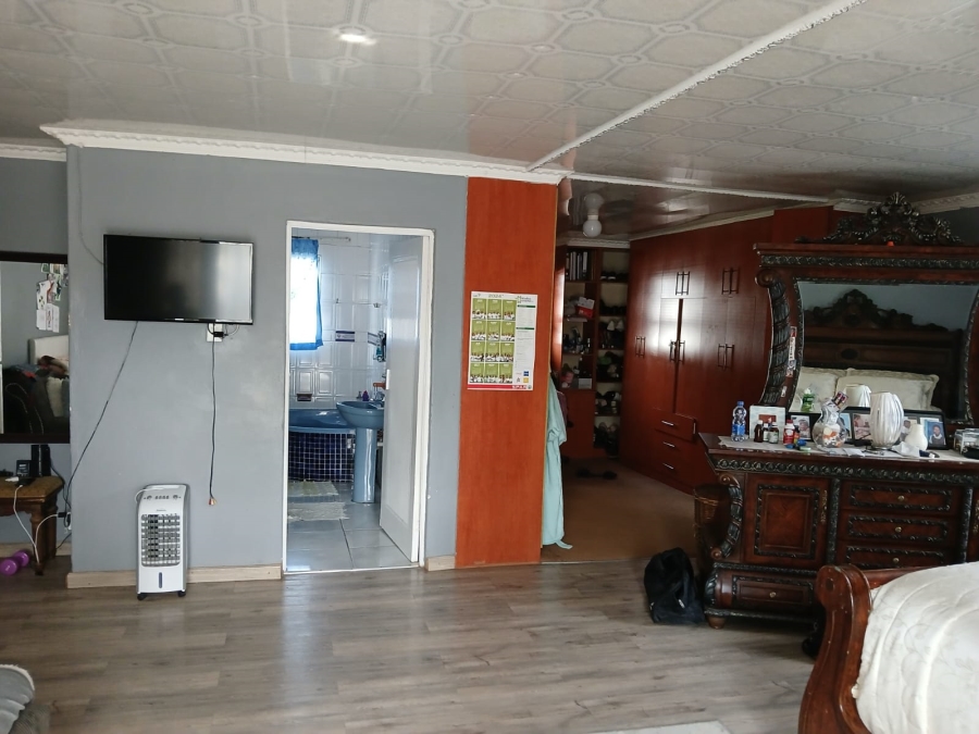 4 Bedroom Property for Sale in West Bank Eastern Cape